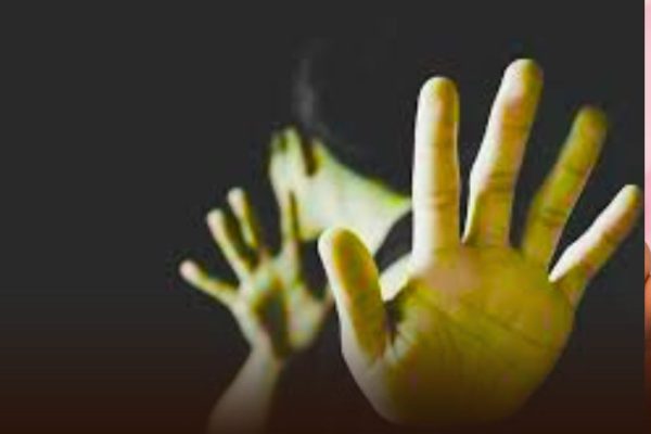 पुण्यात पतीच्या नपुंसकतेनंतर महिलेवर सासऱ्यासोबत शारीरिक संबंधासाठी दबाव; निवृत्त पोलिस अधिकारीसह तिघांवर गुन्हा