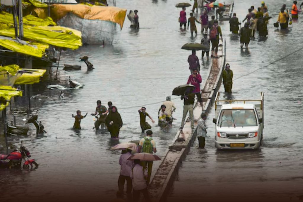 Mumbai Weather Forecast: पुढील काही दिवसांत मुसळधार पावसाचा इशारा; मुंबई-ठाण्याला यलो, तर पालघरसाठी ऑरेंज जारी
