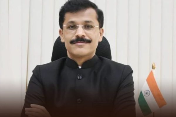 तुकाराम मुंढेंचे बोगस दिव्यांगांवर कठोर कारवाईचे आदेश; राज्यातील सर्व ZP मुख्याधिकाऱ्यांना निर्देश