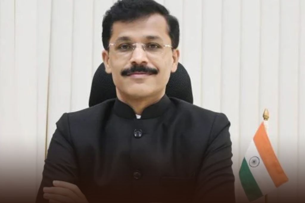 तुकाराम मुंढेंचे बोगस दिव्यांगांवर कठोर कारवाईचे आदेश; राज्यातील सर्व ZP मुख्याधिकाऱ्यांना निर्देश