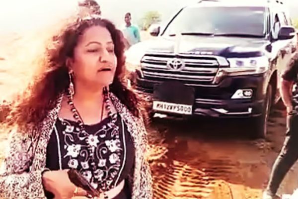 कारला धक्का लागल्याने नवी मुंबईतून ट्रक चालकाचे अपहरण; पूजा खेडकरच्या आईवर गंभीर आरोप