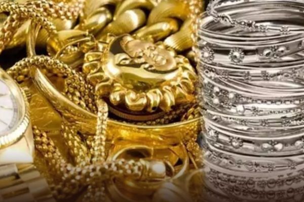 Gold Price Today: सोन्याच्या दरात घसरण, चांदीत किरकोळ वाढ; जाणून घ्या आजचे ताजे दर