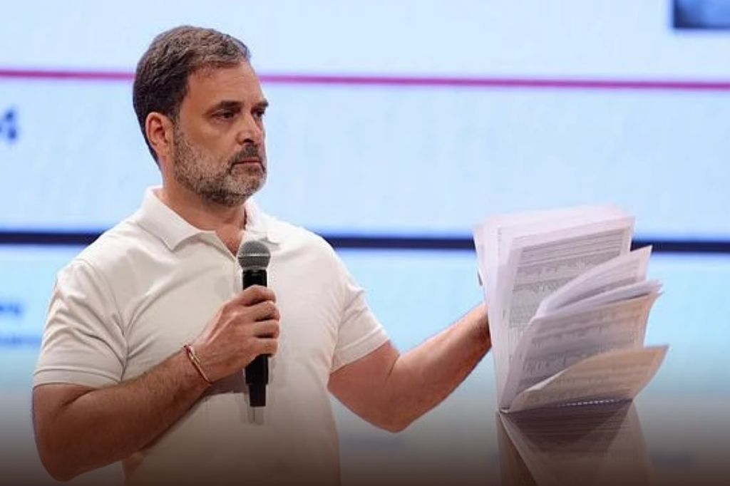 मतचोरीचे आरोप ‘चुकीचे आणि निराधार’; राहुल गांधींवर निवडणूक आयोगाचा पलटवार