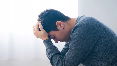 तरुणांमध्ये नैराश्येसह वाढतोय तणाव; तर वृद्ध होताहेत आनंदी आनंद, ‘हे’ कारण ठरतंय महत्त्वाचं…