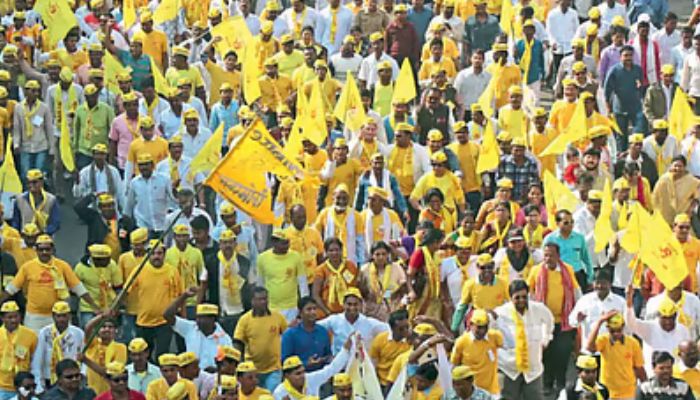 OBC Hunger Strike : ओबीसीचे साखळी उपोषण सहाव्या दिवशी मागे; १२ मागण्या मान्य, अतुल सावेंच्या मध्यस्थीने तोडगा