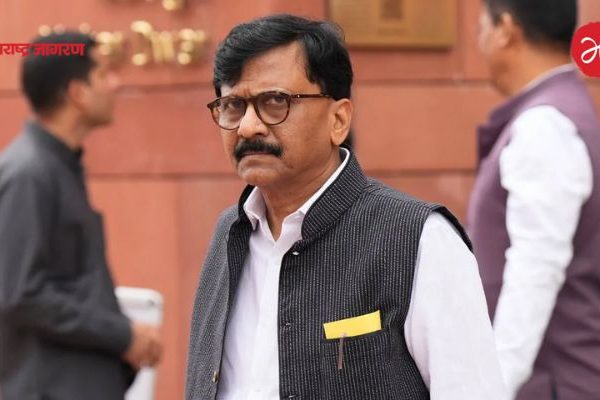 Sanjay Raut यांच्या घरी पोलीस, बॉम्बशोधक पथक दाखल; घरापुढे ‘बॉम्ब से उडा दुंगा’ स्टिकर असलेली कार आढळली