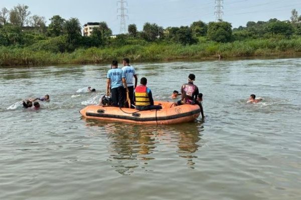 हसत-खेळत बनवलेला व्हिडिओ ठरला अखेरचा; काळू नदीत बुडून दोन सख्या बहिणींचा मृत्यू