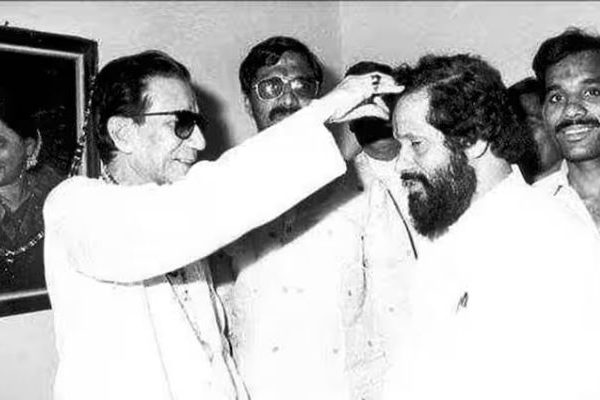 Shivsena Politics : बाळासाहेबांचे महत्त्व कमी करण्याचा कट, आनंद दिघेंच्या ‘त्या’ फोटोवरून नवा वाद