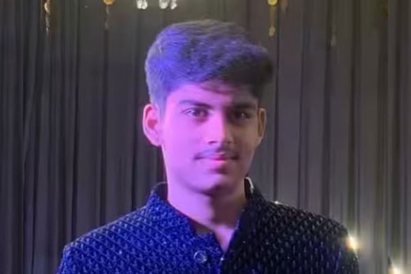 धक्कादायक..! धुळ्यात माजी सभापतीच्या मुलाने वाढदिवसाच्या तिसऱ्या दिवशी केली आत्महत्या