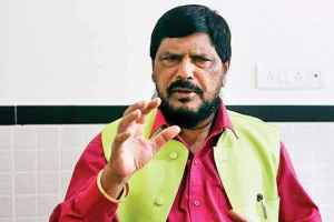 Ramdas Athawale : आठवले दगा देणार नाहीत, पण गृहीतही धरू नका; महायुतीला रामदास आठवलेंचा स्पष्ट इशारा