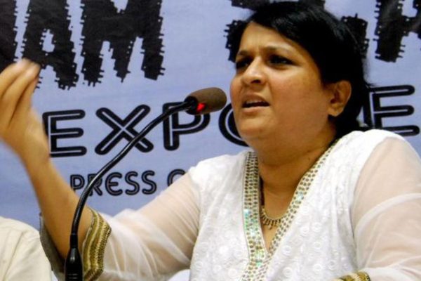 Anjali Damania News: अंजली दमानियांची आजित पवारांवर बोचरी टीका; म्हणाल्या, ‘राज्यावर 9 लाख कोटींच कर्ज अन् अर्थमंत्री मात्र दहावी पास…’