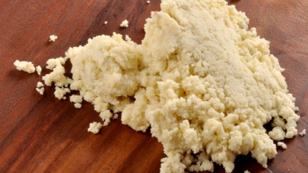 फक्त एका मिनिटात ओळखता येईल भेसळयुक्त खवा; ‘या’ सोप्या टिप्स वापरून होईल फायदा…