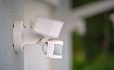 Motion Sensor Bulb : तुम्ही आत जाताच सुरु होतील लाईट अन् बाहेर पडताच बंदही होतील; किंमत फक्त….