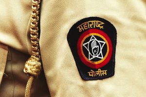 मोठी कारवाई..! जळगावमध्ये लाचखोर पोलिसावर थेट बडतर्फची कारवाई; एसपींचा कडक निर्णय