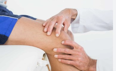 तुम्हाला सांधेदुखीचा त्रास होतोय? तर ‘या’ सोप्या टिप्स वापरून मिळवता येईल आराम