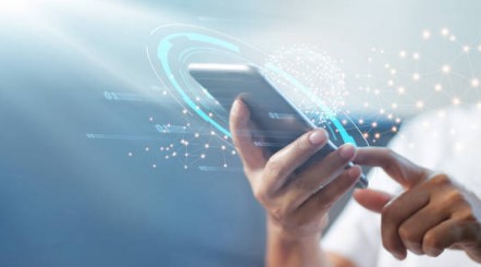 स्मार्टफोन होणार आणखी महाग?; AI टेक्नॉलॉजीमुळे किमती वाढण्याची शक्यता…