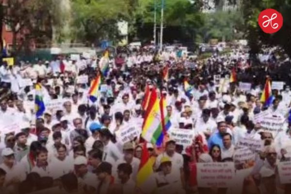 पुण्यात जैन बांधवांचे दिगंबर जैन बोर्डिंग जमिनीच्या विक्रीविरोधात भव्य आंदोलन