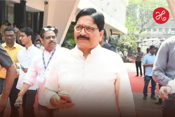 Ravindra Waikar Building Fire: दिवाळीच्या फटाक्यांमुळे खासदार रवींद्र वायकर यांच्या इमारतीत आग