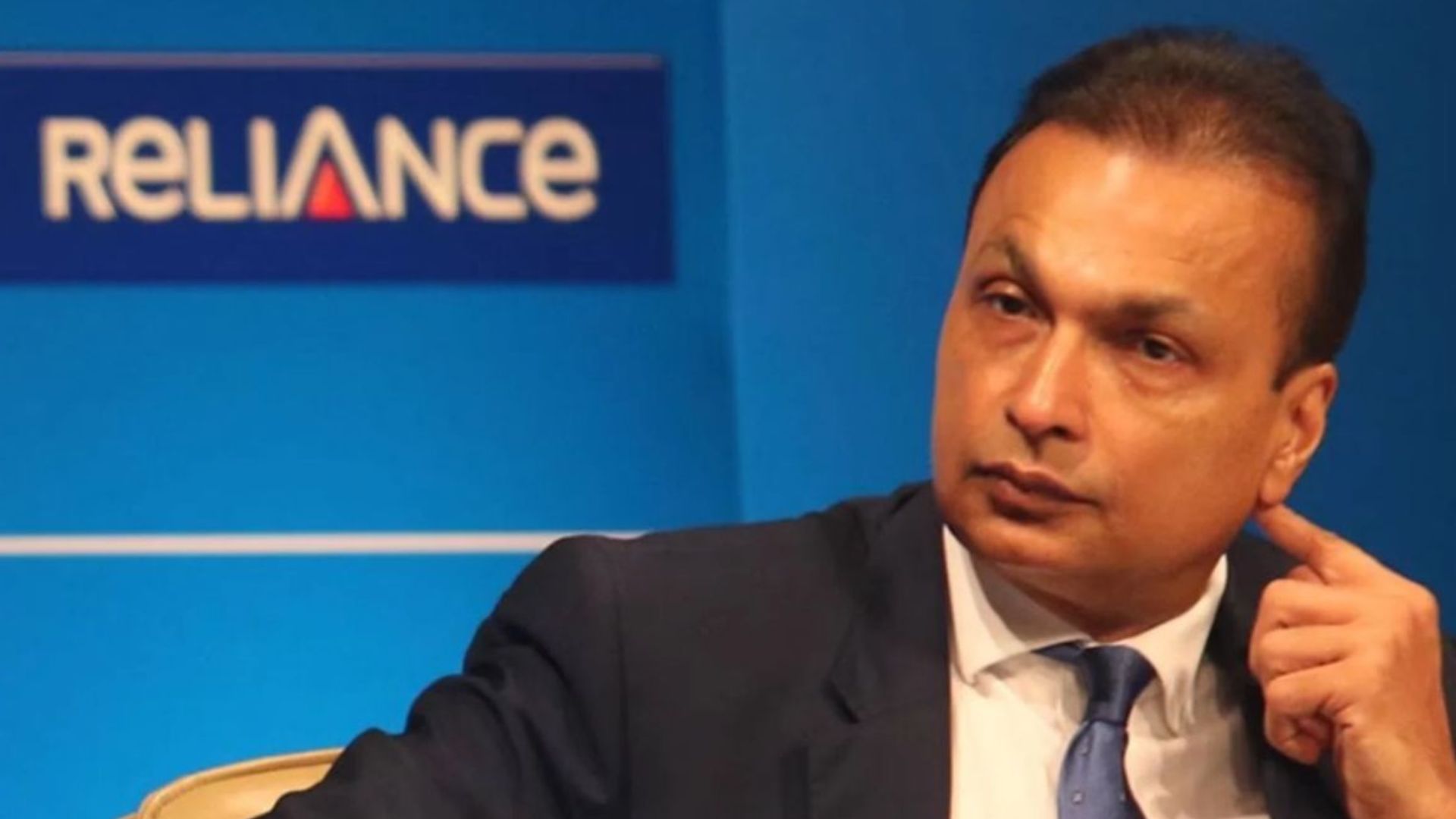 उद्योगपती अनिल अंबानींच्या ‘रिलायन्स’चे कोसळले शेअर्स; ‘ईडी’च्या कारवाईनंतर मोठी घडामोड…