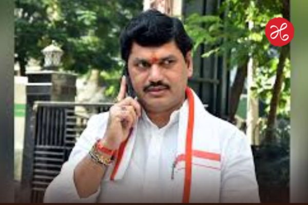 धनंजय मुंडे यांना ‘तो’ व्यवहार करणं पडलं महागात! निर्दोष सुटकेचा निर्णय कोर्टाने फिरवला; आता पुन्हा खटला चालणार