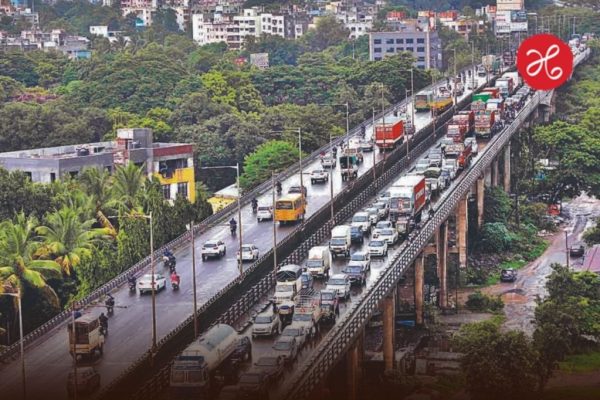 Navale Bridge Accident : पुण्यातील नवले ब्रिजवर पुन्हा अपघात; 4 ते 5 वाहनांची जोरदार धडक