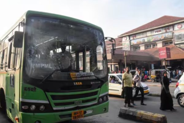 ‘पीएमपी’च्या थकबाकीचा कर्मचाऱ्यांना फटका; रुग्णालयांमध्ये उपचारापासून वंचित, 20 कोटींहून अधिकचा आकडा