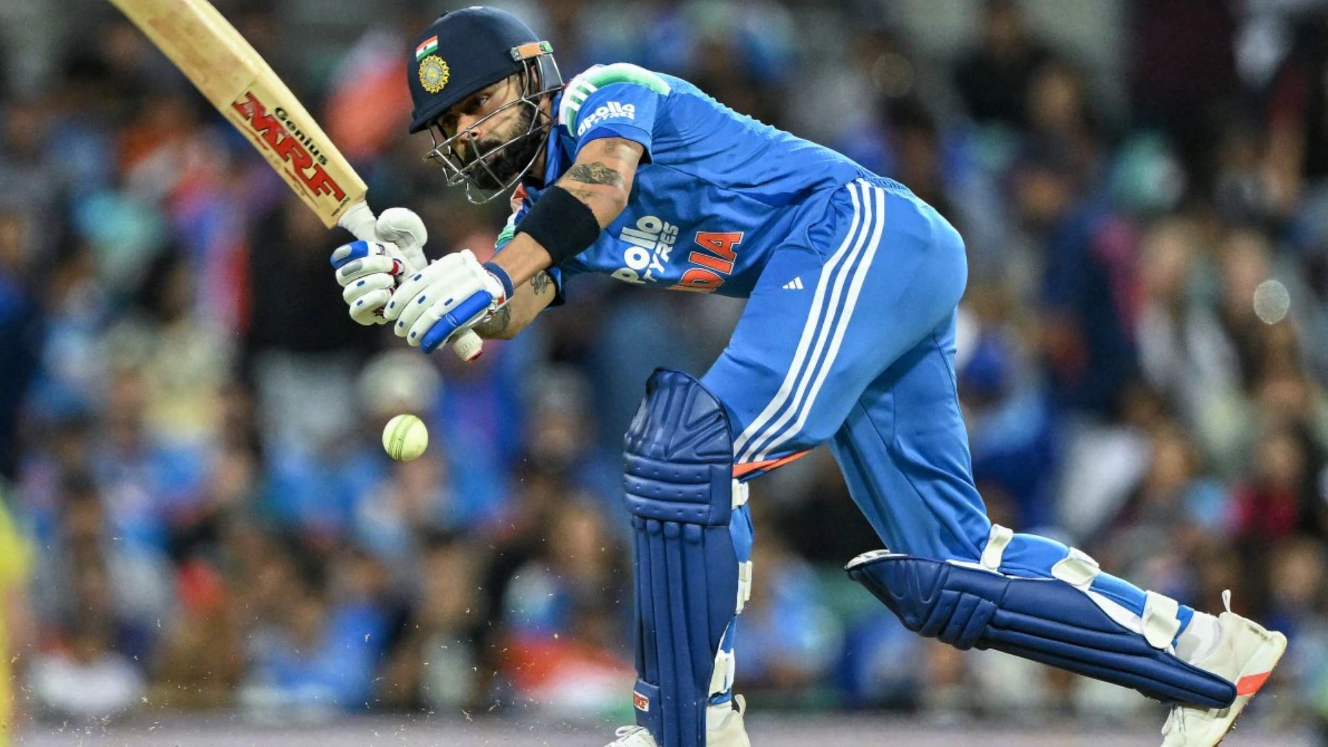 किंग कोहलीच्या शतकानं रांचीत गोंधळ; चाहता भर मैदानात धावत सुटला, नेमकं काय घडलं? पहा VIDEO