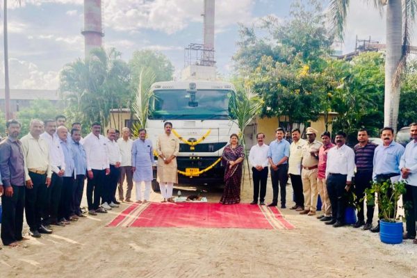 नीरा भीमा कारखान्यामधून इथेनॉलचा पहिला टँकर ऑइल कंपन्यांच्या डेपोकडे रवाना