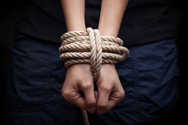 ट्रान्सजेंडर गँगकडून तरुणाचं अपहरण, जबरदस्तीने जेंडर सर्जरी केल्याचा गंभीर आरोप