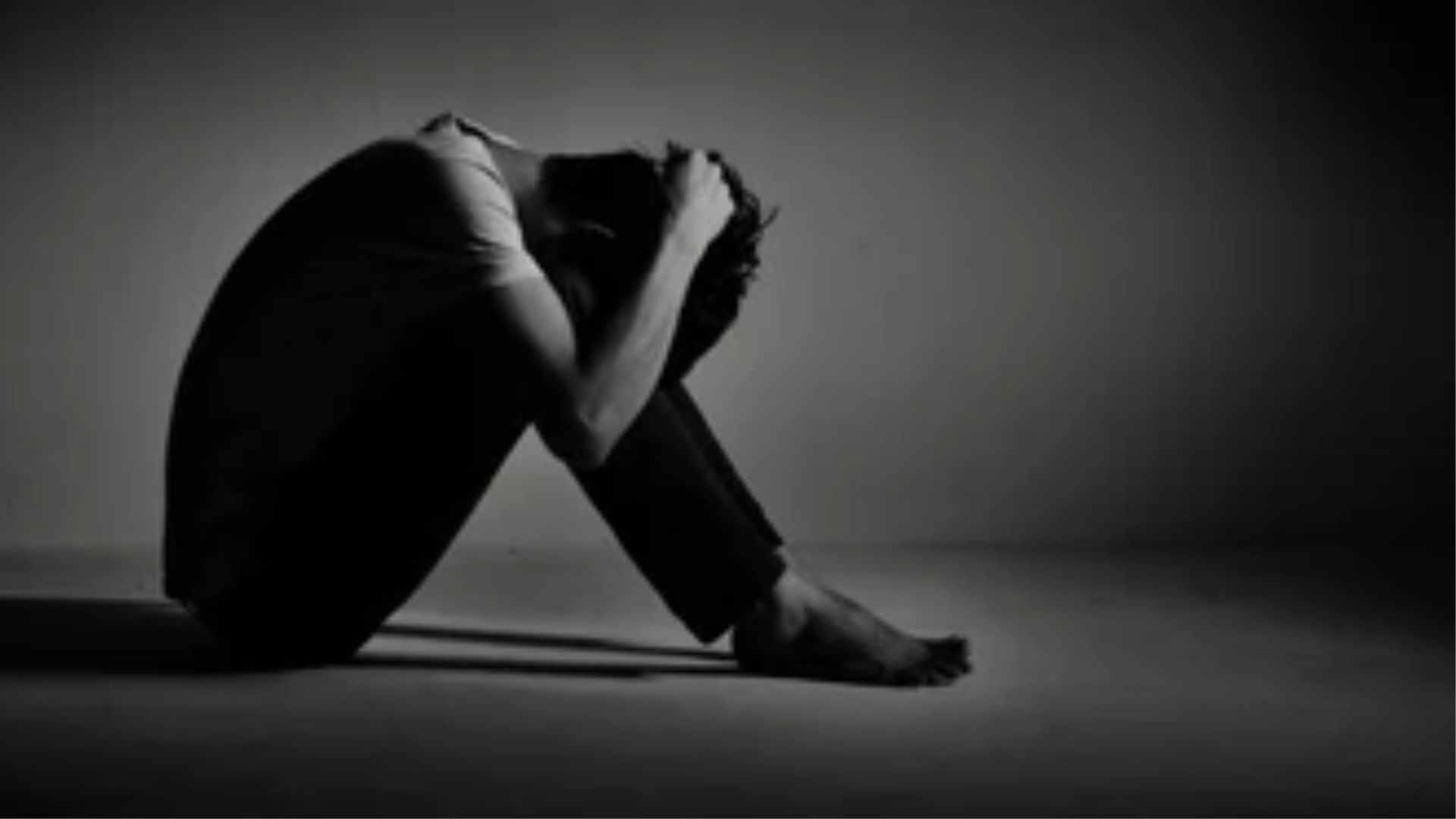 Pune Crime: पुण्यात वकील महिलेची दहशत! गुंगीचे औषध पाजून तरुणावर लैंगिक अत्याचार; खाजगी क्षणांच्या फोटोंद्वारे ब्लॅकमेल