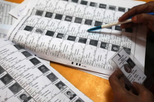 Bogus Voting: बोगस मतदारांचा सुळसुळाट! पुणे-सोलापुरात गाड्या भरूण आणले मतदार; विरारमध्ये मतदाराच्या नावे दुसऱ्याचेच मतदान