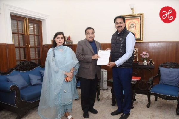 संत तुकाराम महाराज पालखी मार्गाची अपूर्ण कामे तातडीने पूर्ण करा; हर्षवर्धन पाटील यांची नितीन गडकरींकडे मागणी