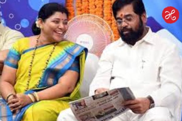 Meenakshi Shinde Resignation : एकनाथ शिदेंच्या बालेकिल्ल्यात मोठा राजकीय भूकंप! माजी महापौर मीनाक्षी शिंदेंचा राजीनामा