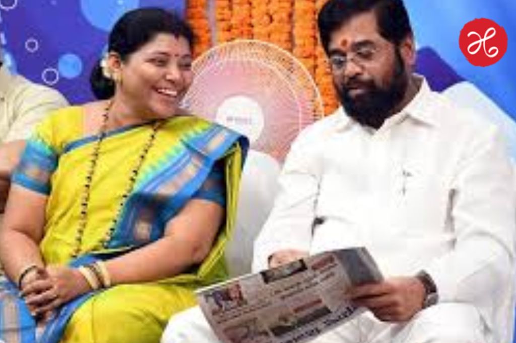 Meenakshi Shinde Resignation : एकनाथ शिदेंच्या बालेकिल्ल्यात मोठा राजकीय भूकंप! माजी महापौर मीनाक्षी शिंदेंचा राजीनामा