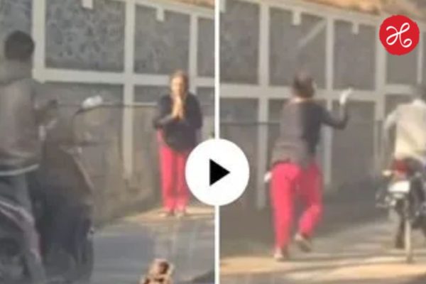 Pune Viral Video: फुटपाथवरुन दुचाकी चालवणाऱ्यांना महिलेचा ‘पुणेरी दणका’; नमस्कार करत केली आरती