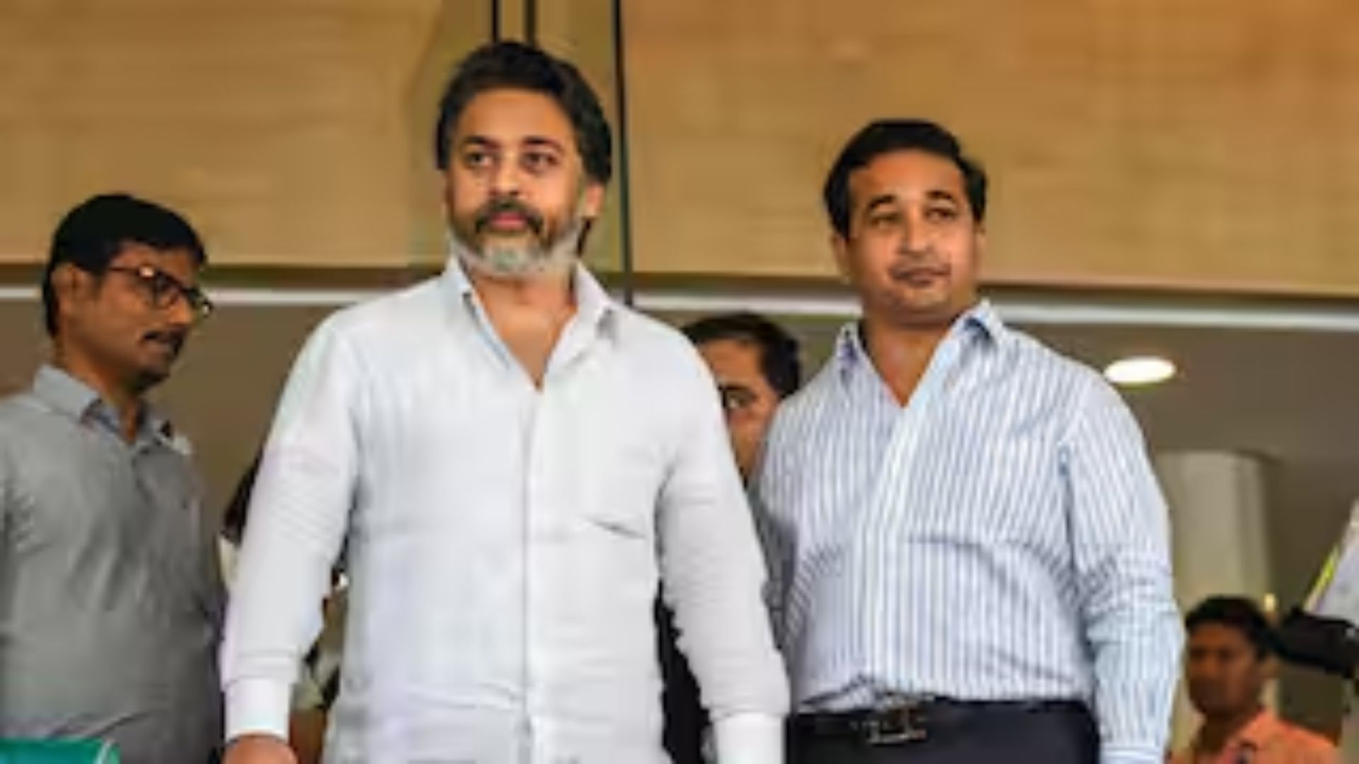 Nilesh Rane: मालवणमध्ये शिवसेनेच्या निलेश राणेंनी उधळला गुलाल; बंधु नितेश राणेंना धक्का