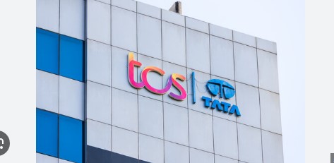 TCS च्या कर्मचाऱ्यांना दिलासा; कोणाचीही नोकरी जाणार नाही आणि पगारातही वाढ