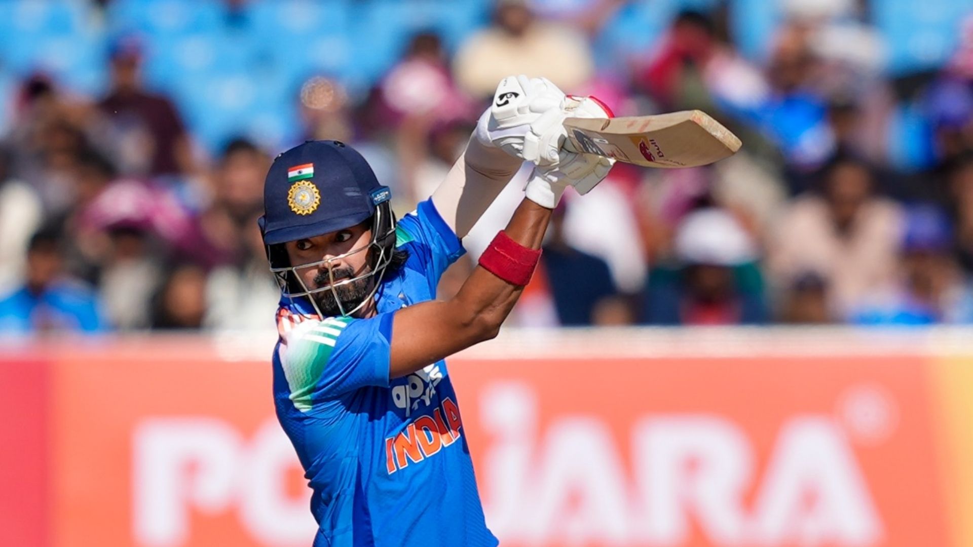 KL Rahul Century Celebration: शतक ठोकल्यावर केएल राहुलचं अनोखं सेलीब्रेशन, लाडकी लेक ‘अंगद’ साठी समर्पित; Video