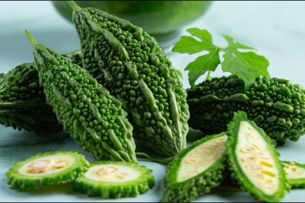 कारले ठरते आरोग्यासाठी प्रभावी; आयुर्वेदातही आहे विशेष महत्त्व, एकदा फायदे जाणून घ्याच