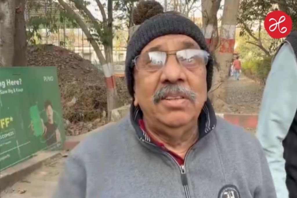 नाव रवींद्र, पण फोटो महिलेचा…! मतदार यादीतील अजब कारभारामुळे पुणेरी काकांना मतदान केंद्रावर द्यावी लागली सत्वपरीक्षा