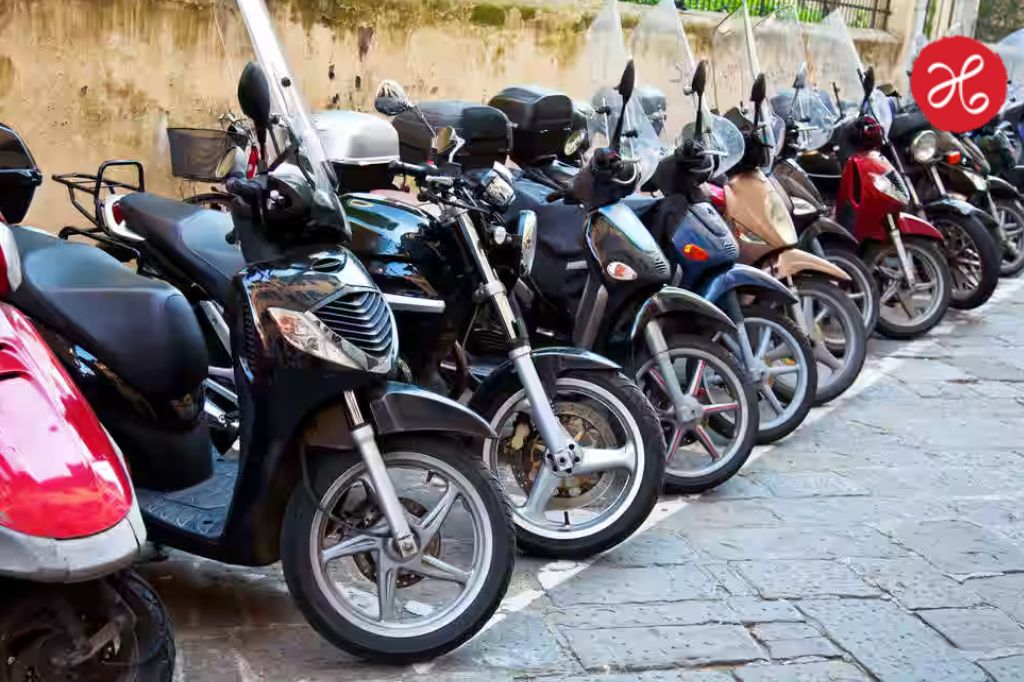 PMC Parking Policy: पुण्यात मोफत पार्किंगचे दिवस संपले! ‘या’ 6 रस्त्यांवर गाडी लावण्यासाठी आता मोजावे लागणार पैसे