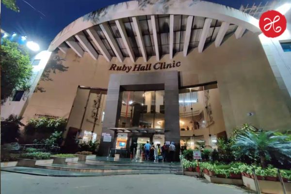 Pune News : पुण्यातील रुबी हॉलमध्ये संतापजनक प्रकार! 55 वर्षीय महिलेचा मृतदेह गायब; नातेवाईकांचा रुग्णालयात राडा