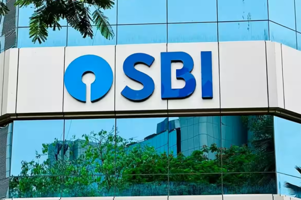 Bank Job ! भारतीय स्टेट बँकेत निघाली मेगा भरती; घरबसल्या करता येणार अर्ज…