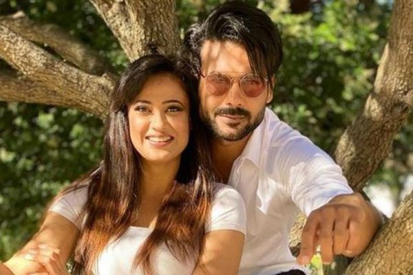 श्वेता तिवारीसोबत लग्नाच्या चर्चांवर विशाल तिवारी चांगलाच संतापला; म्हणाला, ‘श्वेता माझ्या आईसमान…’