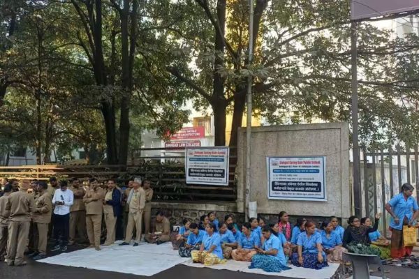 Sinhgad Institute Crisis: पुण्यात सिंहगड इन्स्टिट्यूटमधील कर्मचाऱ्यांचे सोळा महिन्यापासून पगार थकले; कर्मचाऱ्यांचे बेमुदत कामबंद आंदोलन