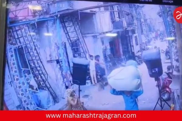 हृदयद्रावक..! प्रजासत्ताक दिनाच्या कार्यक्रमात काळाचा घाला; स्पीकर अंगावर पडून ३ वर्षीय चिमुकलीचा मृत्यू