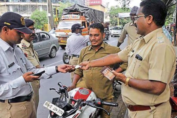 Pune Traffic Police: ट्रिपलसीट जाताय? सावधान…; अडीच हजार बेशिस्त दुचाकीस्वारांवर कारवाई; 29 लाखांचा दंड वसूल