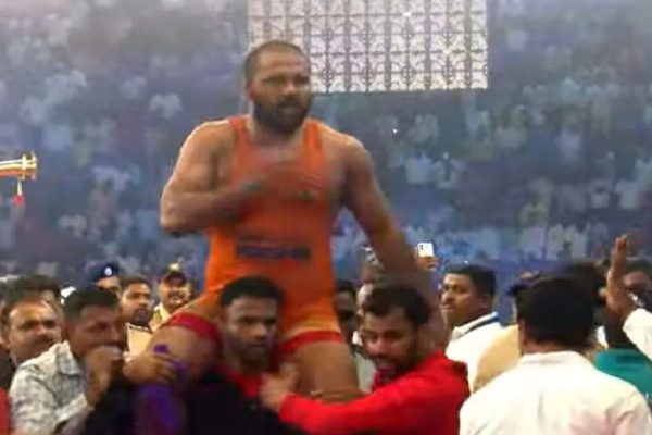 Mahrashtra Kesari 2026: हर्षवर्धन सदगीर डब्बल महाराष्ट्र केसरी ! नाशिकच्या पठ्ठ्याने पटकाविली मानाची गदा