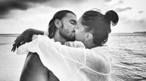 पार्टनरला किस करण्यापूर्वी अर्धा ग्लास प्या पाणी; ‘हा’ धोका होऊ शकतो कमी