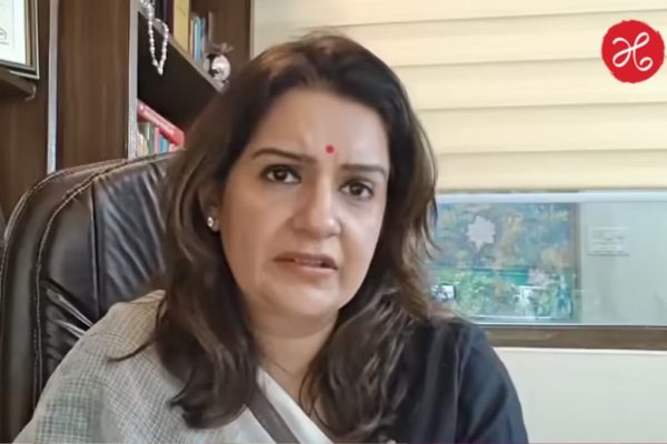 Priyanka Chaturvedi: ठाकरेंच्या बैठकीत राडा! प्रियंका चतुर्वेदी संतापल्या; ‘I Want to Protest’ म्हणत मांडली रोखठोक भूमिका